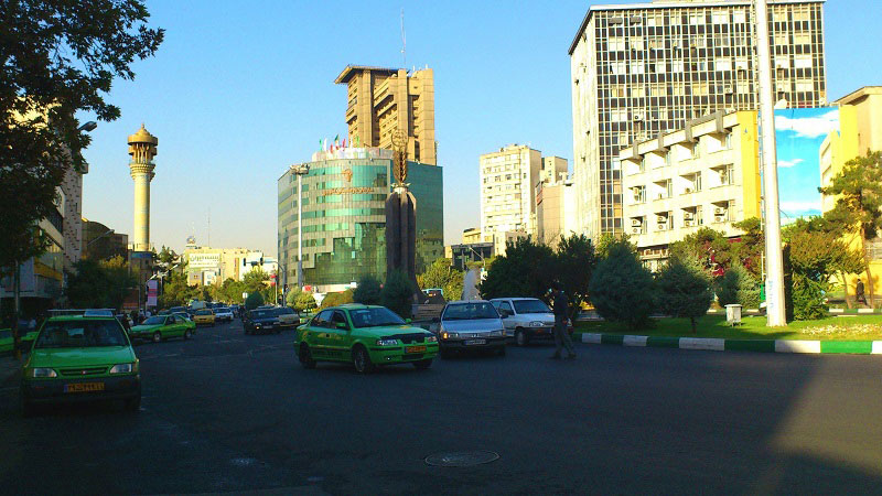 نصب داربست در محله زرتشت